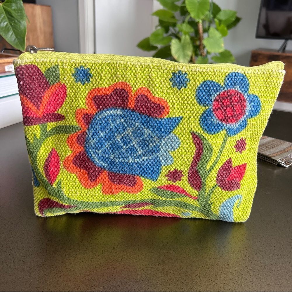 Multicolor Floral Embroidered Zipper Pouch